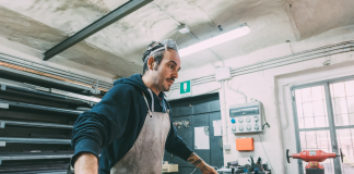 Sistemi di tenuta per macchine per la lavorazione della lamiera sistemi di tenuta per lavorazione lamiera