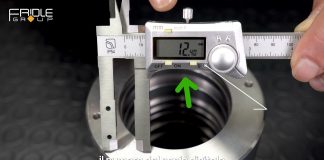 Testata cilindro oleodinamico: rilevazione dimensioni delle sedi